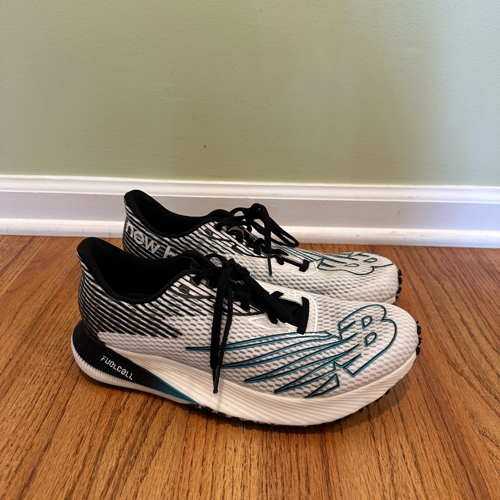 Men’s New Balance FuelCell RC Elite Running Shoes White Black Size 10.5